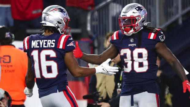 Patriots WR Jakobi Meyers (16), RB Rhamondre Stevenson (38)